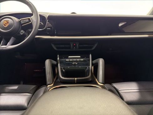 Used 2024 Porsche Cayenne Coupe AWD/4WD image 35