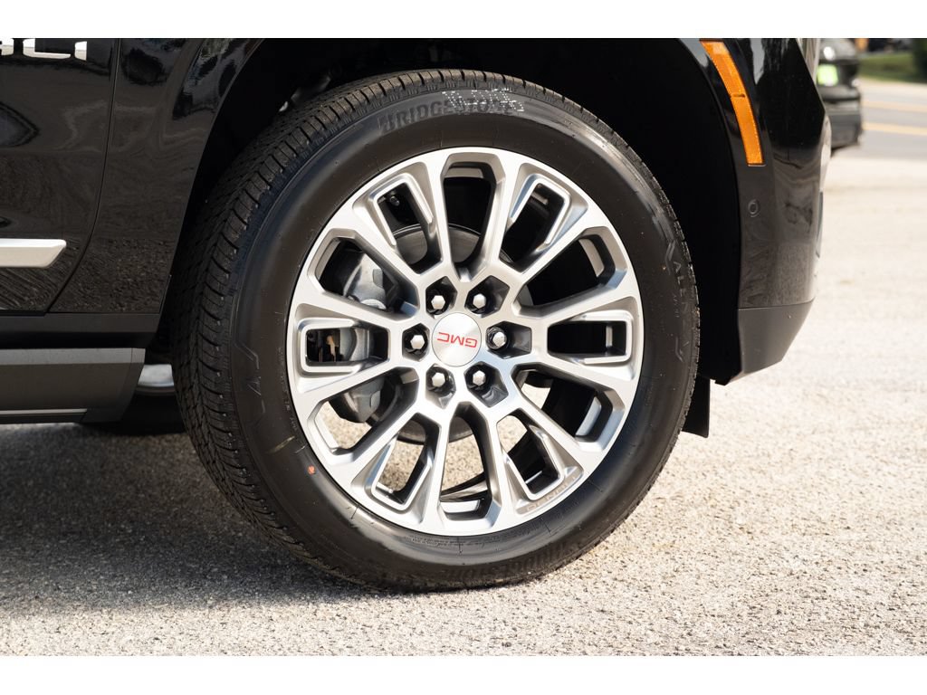 New 2026 GMC Yukon XL Denali w/ Sun & Power Step Package AWD/4WD image 10