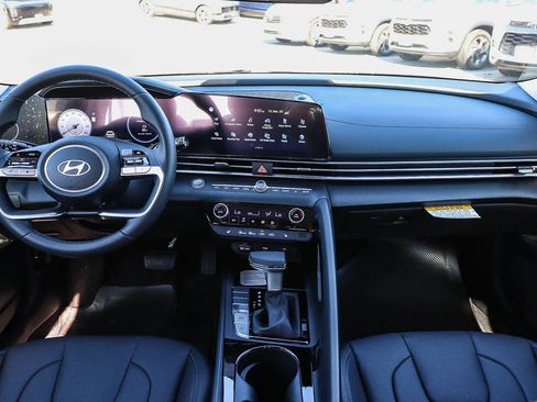 New 2026 Hyundai Elantra Limited FWD image 15
