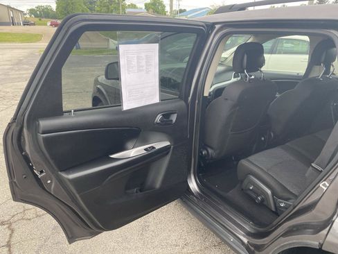 Used 2020 Dodge Journey SE w/ Blacktop Package FWD image 26
