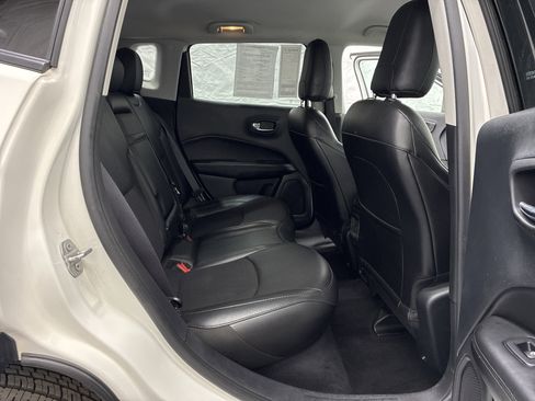 Used 2019 Jeep Compass Latitude AWD/4WD image 14