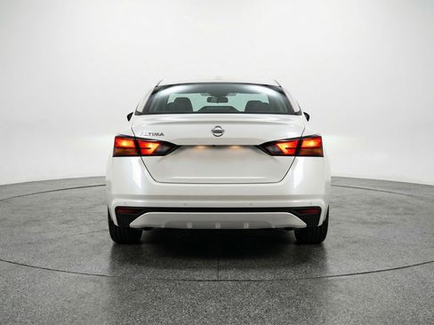 Used 2025 Nissan Altima 2.5 SV image 7