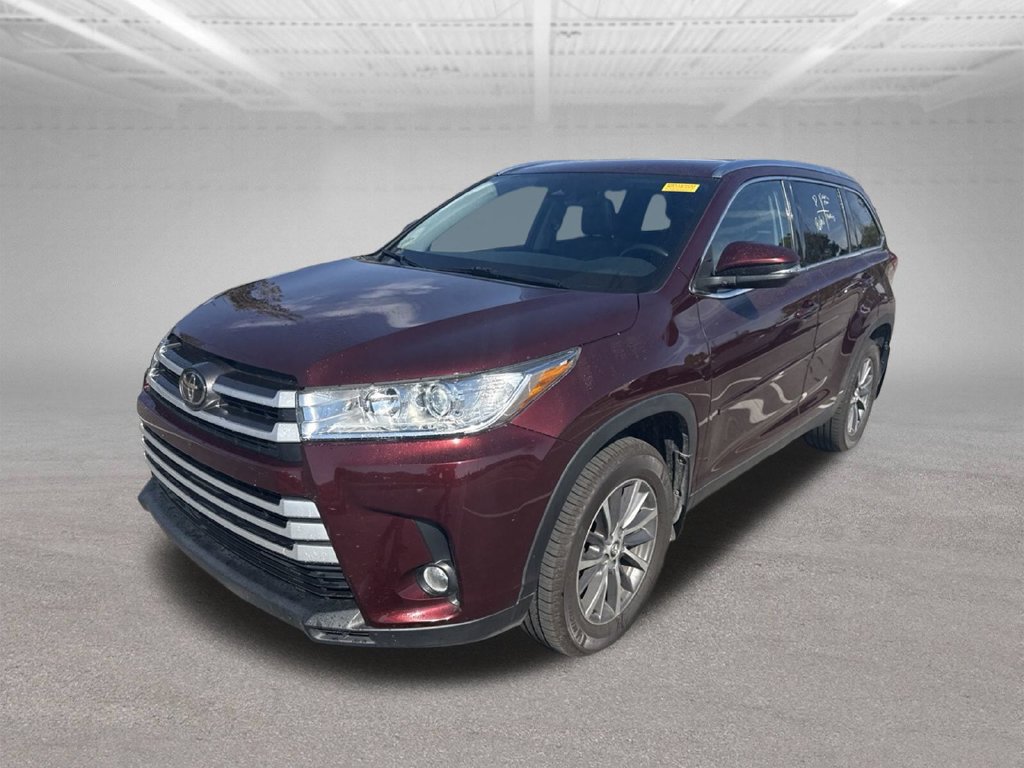 Used 2019 Toyota Highlander XLE AWD/4WD image 3