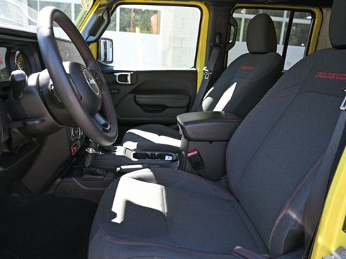Used 2024 Jeep Wrangler Unlimited Rubicon AWD/4WD image 17