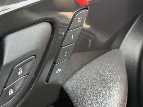 Used 2021 Chevrolet Blazer RS w/ Enhanced Convenience Package FWD image 11