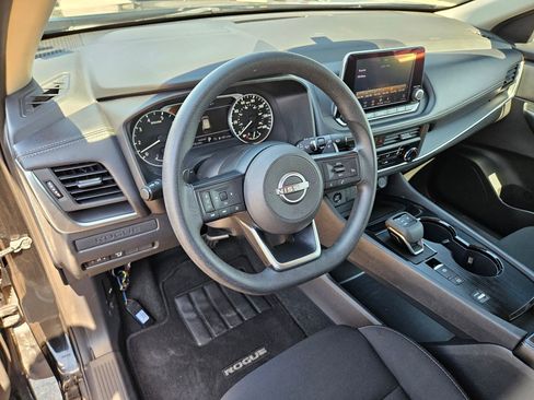 Used 2024 Nissan Rogue S FWD image 14