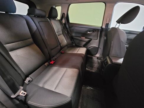 Certified 2024 Nissan Rogue SV image 7