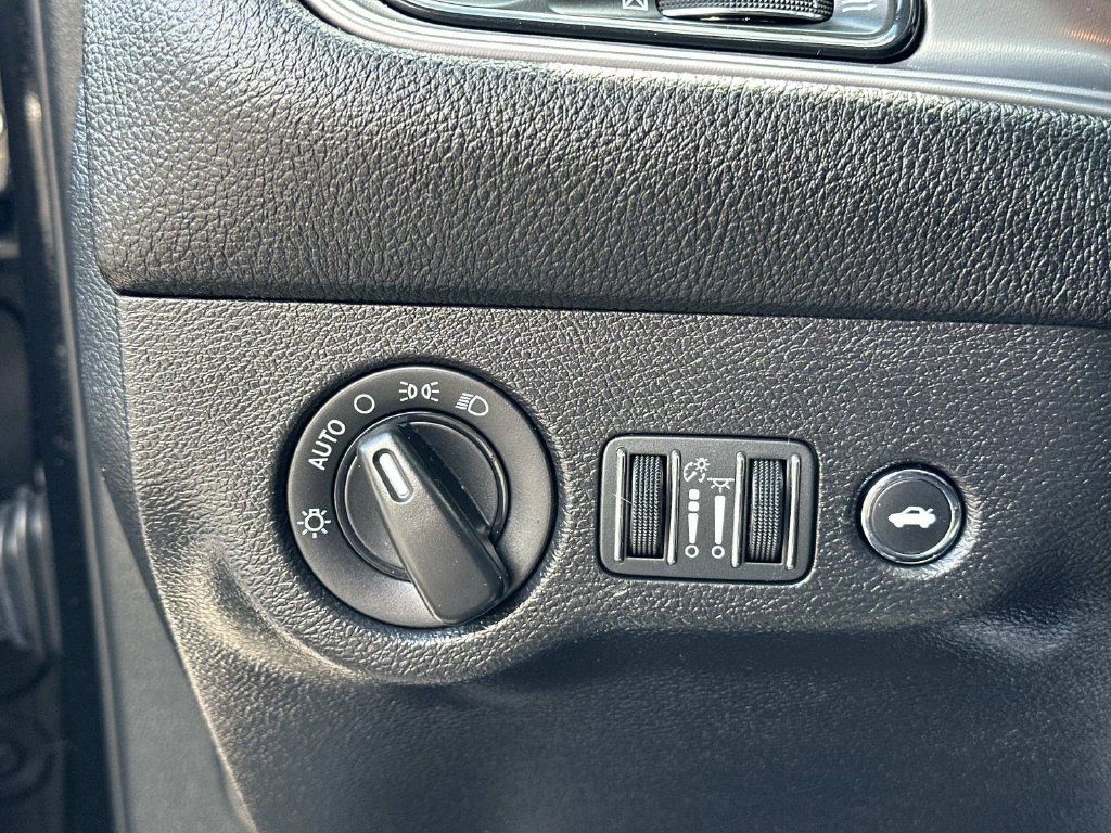 Used 2023 Dodge Challenger GT RWD image 18