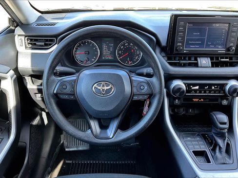 Certified 2021 Toyota RAV4 LE image 5