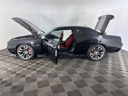 Used 2013 Dodge Challenger SRT8 w/ Harman Kardon Audio Group RWD image 11