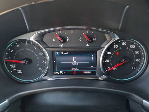 Used 2024 Chevrolet Equinox LT FWD image 24