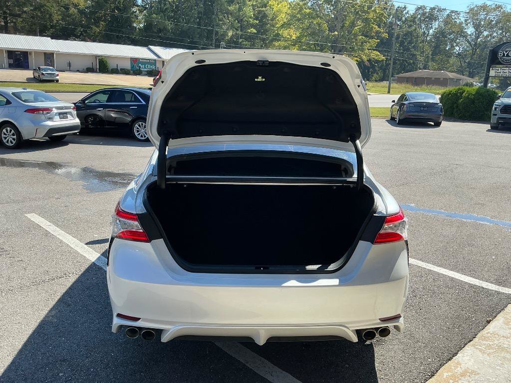 Used 2020 Toyota Camry XSE FWD image 4