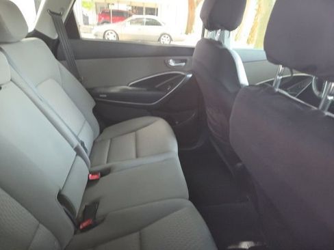 Used 2014 Hyundai Santa Fe GLS FWD image 7