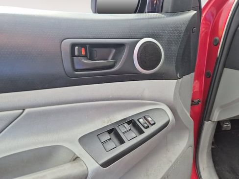 Used 2013 Toyota Tacoma 4x4 Double Cab w/ TRD Off-Road Pkg image 10