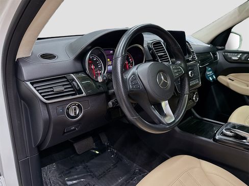 Used 2019 Mercedes-Benz GLS 450 4MATIC image 9