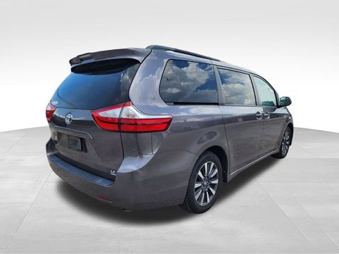 Used 2019 Toyota Sienna LE AWD/4WD image 9