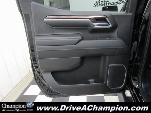 Used 2024 Chevrolet Silverado 1500 RST w/ Redline Edition AWD/4WD image 18