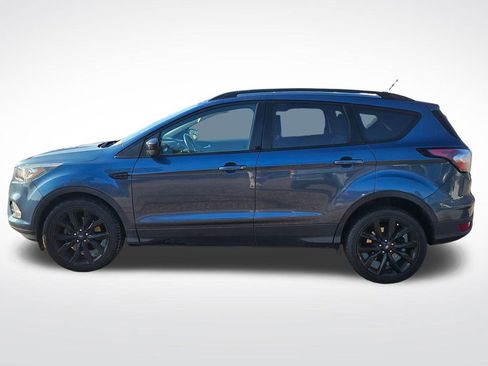 Used 2018 Ford Escape SE w/ SE Sport Appearance Package image 4