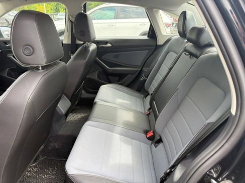 Used 2025 Volkswagen Jetta SE w/ Sunroof Package FWD image 7