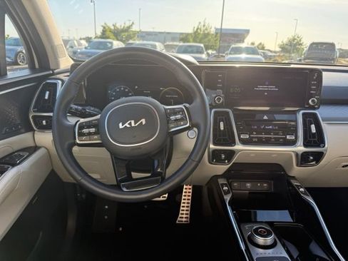 Used 2023 Kia Sorento SX Prestige AWD/4WD image 16