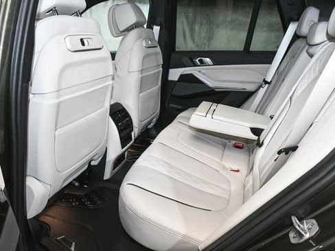 Used 2024 BMW X5 xDrive40i w/ M Sport Package AWD/4WD image 59