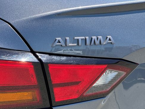 Used 2025 Nissan Altima 2.5 SV FWD image 26