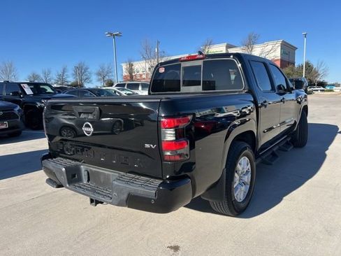 Used 2022 Nissan Frontier SV image 4