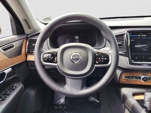 Used 2024 Volvo XC90 B6 Plus w/ Protection Package Premier image 15
