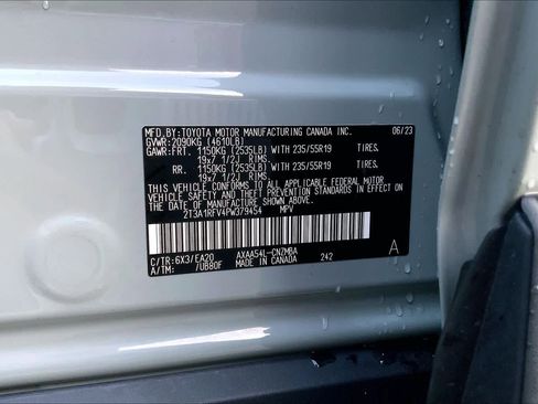 Used 2023 Toyota RAV4 XLE Premium image 34