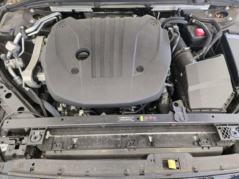 Used 2025 Volvo S60 B5 Plus image 14