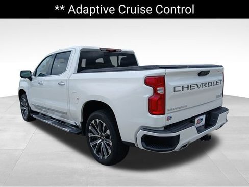 Used 2025 Chevrolet Silverado 1500 High Country w/ High Country Premium Package AWD/4WD image 3