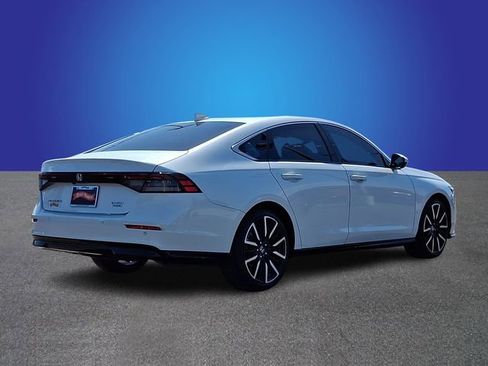 Used 2024 Honda Accord Touring image 4