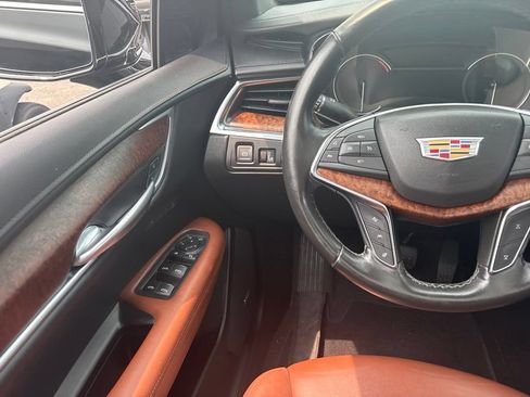 Used 2021 Cadillac XT5 Premium Luxury FWD image 22