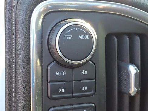 Used 2020 Chevrolet Silverado 1500 LTZ image 12