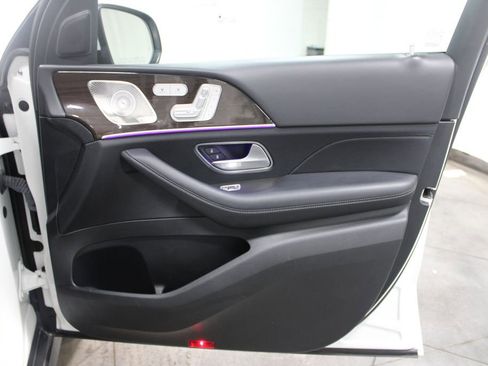 Used 2024 Mercedes-Benz GLS 450 4MATIC image 36