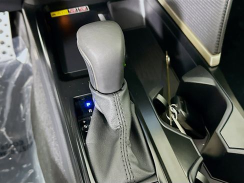 Used 2026 Toyota Camry SE image 21