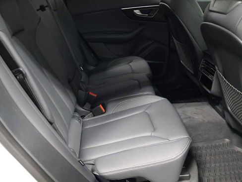 Used 2025 Audi Q8 Premium Plus w/ Premium Plus Package image 35