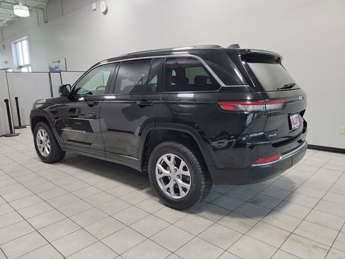 Used 2022 Jeep Grand Cherokee Limited image 4