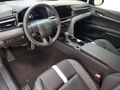 Used 2025 Toyota Camry SE FWD image 2