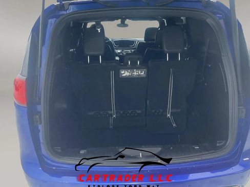 Used 2020 Chrysler Pacifica Touring-L Plus FWD image 8