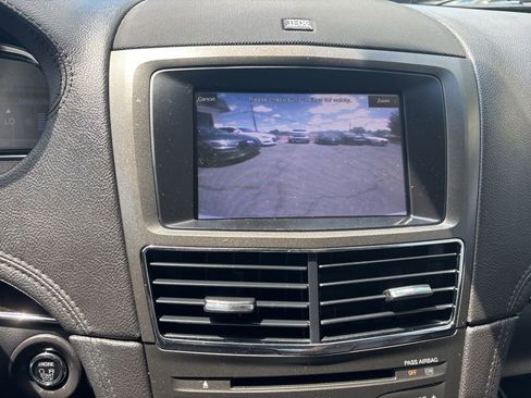 Used 2013 Lincoln MKT AWD image 19