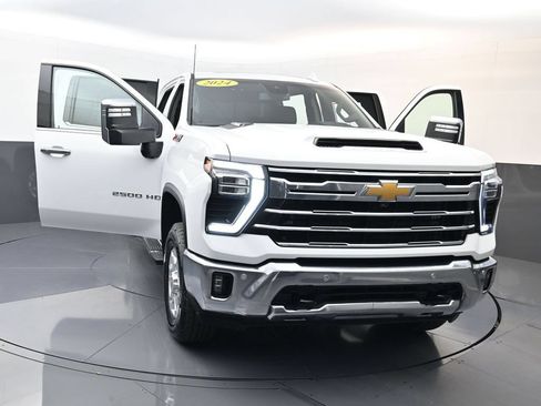 Used 2024 Chevrolet Silverado 2500 LTZ w/ LTZ Convenience Package AWD/4WD image 31