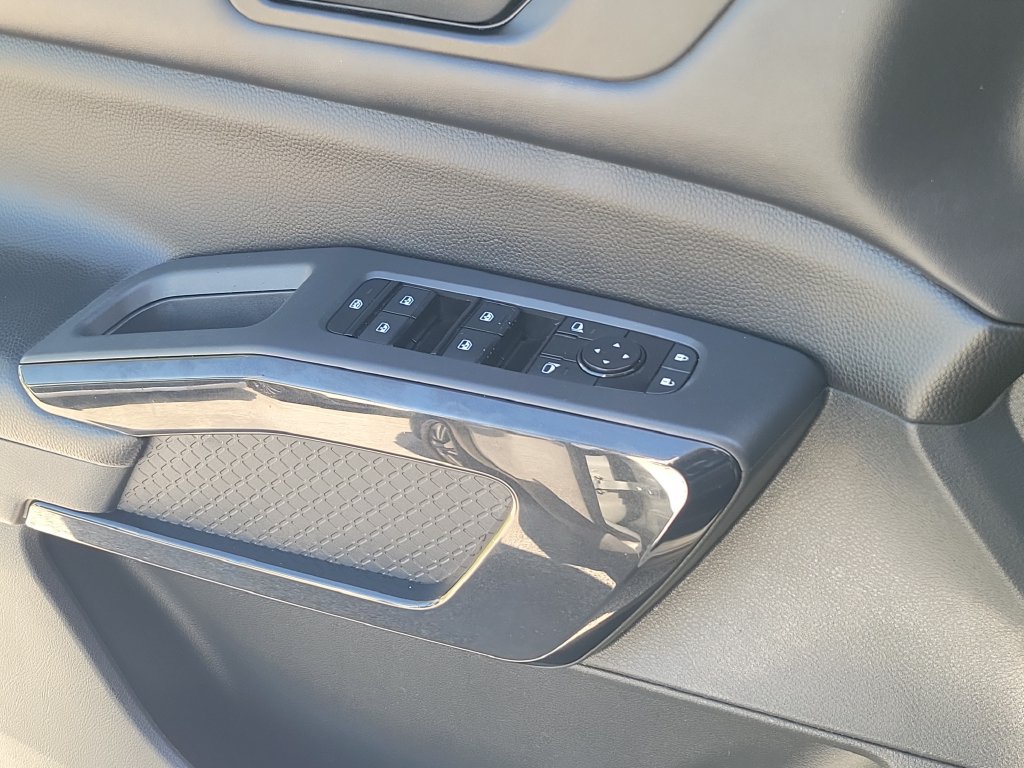 Certified 2023 Nissan Pathfinder SV FWD image 21