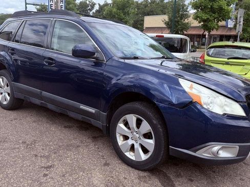 Used 2011 Subaru Outback 2.5i Limited AWD/4WD image 2