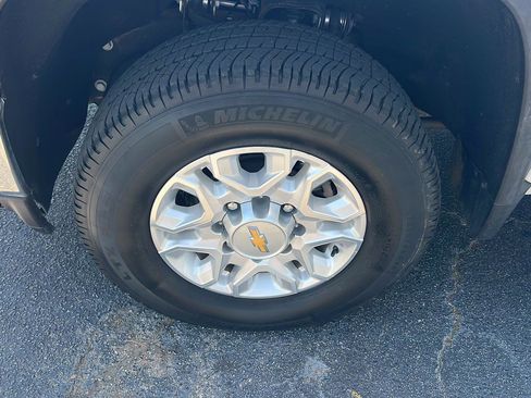 Used 2022 Chevrolet Silverado 2500 LT w/ Fleet Comfort Package AWD/4WD image 36
