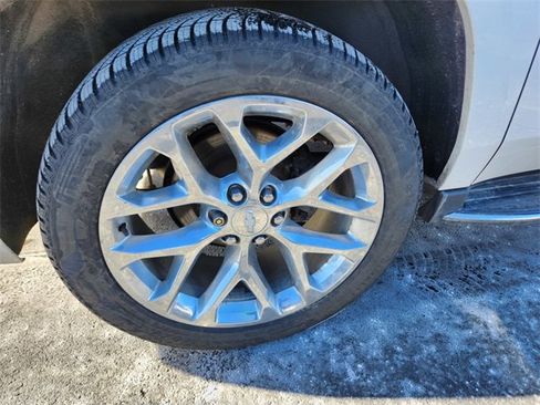 Used 2020 Chevrolet Suburban Premier image 40