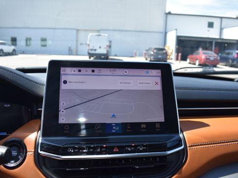 Used 2025 Jeep Compass Limited w/ Elite Group image 18