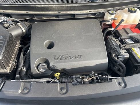 Used 2023 Chevrolet Traverse LT image 27