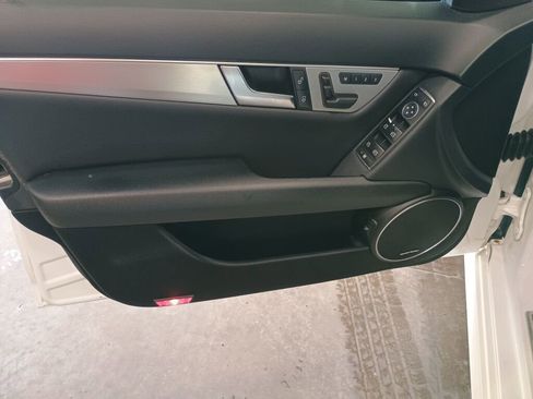 Used 2014 Mercedes-Benz C 300 Sport image 6