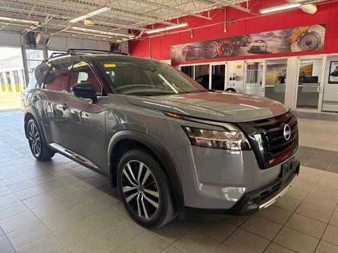 Certified 2024 Nissan Pathfinder Platinum w/ Cargo Package FWD image 9